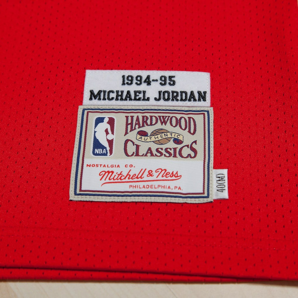 Mitchell & Ness Chicago Bulls Michael Jordan 1994-95 Road 45 Authentic Jersey Red Mens