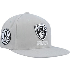 Mitchell & Ness Brooklyn Nets Side Core 2.0 Snapback Hat Gray