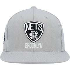 Mitchell & Ness Brooklyn Nets Side Core 2.0 Snapback Hat Gray