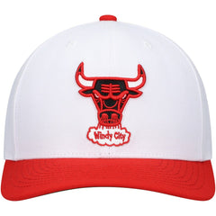 Mitchell & Ness Chicago Bulls Hardwood Classics Core 2-Tone 2.0 Pro Snapback Hat White/Red