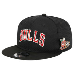 New Era Chicago Bulls Post-Up Pin Mesh 9FIFTY Snapback Hat Black
