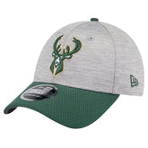 New Era Milwaukee Bucks Active Digi-Tech Two-Tone 9FORTY Adjustable Hat Heather Gray/Hunter Green