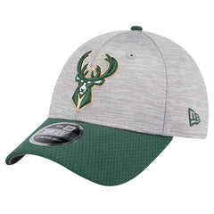 New Era Milwaukee Bucks Active Digi-Tech Two-Tone 9FORTY Adjustable Hat Heather Gray/Hunter Green