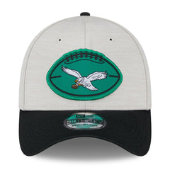 Philadelphia Eagles New Era 2024 Sideline Historic 39THIRTY Flex Hat - Stone/Black - NFL