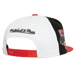 Mitchell & Ness Chicago Bulls Core Snapback Hat White/Red
