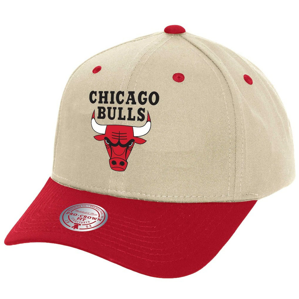 Mitchell & Ness Chicago Bulls Game On Two-Tone Pro Crown Adjustable Hat Cream
