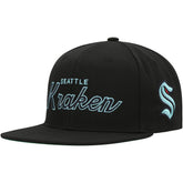Seattle Kraken Mitchell & Ness Core Team Script 2.0 Snapback Hat - Black | NHL online