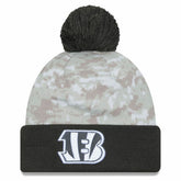 Cincinnati Bengals New Era Youth 2024 Salute To Service Cuffed Pom Knit Hat - White/Graphite - NFL