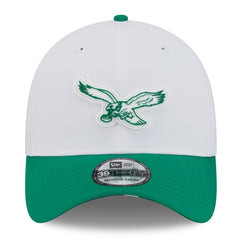 Philadelphia Eagles New Era 2025 NFL Training Camp Throwback Logo 39THIRTY Flex Hat - White/Kelly Green - NFL