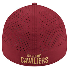 New Era Cleveland Cavaliers Featherweight Poly Rope Flex 39Thirty Hat Wine
