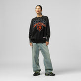 Chicago Bears Women's Delineate Mineral Wash Crewneck Sweatshirt - Black - Mitchell & Ness