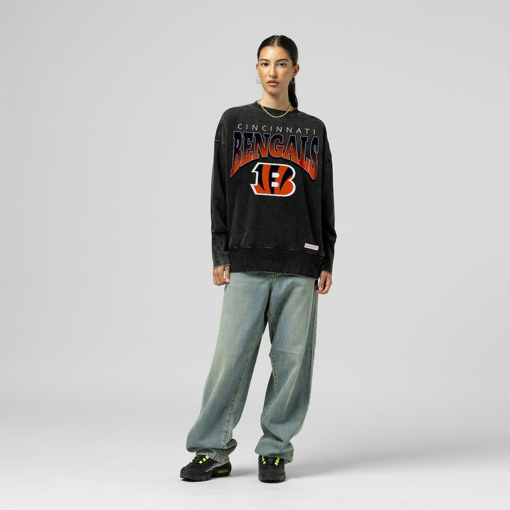 Cincinnati Bengals Women's Delineate Mineral Wash Crewneck Sweatshirt - Black - Mitchell & Ness
