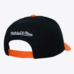 Mitchell & Ness New York Knicks Hardwood Classics Legendary Away Pro-Pinch Adjustable Hat Black
