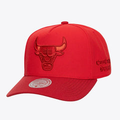 Mitchell & Ness Chicago Bulls Legendary Home Pro Pinch Snapback Hat Red