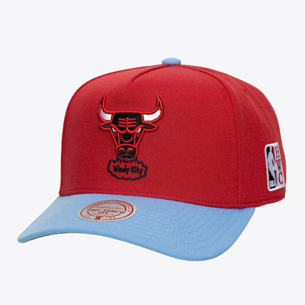 Mitchell & Ness Chicago Bulls Legendary Home Pro Pinch Snapback Hat Red