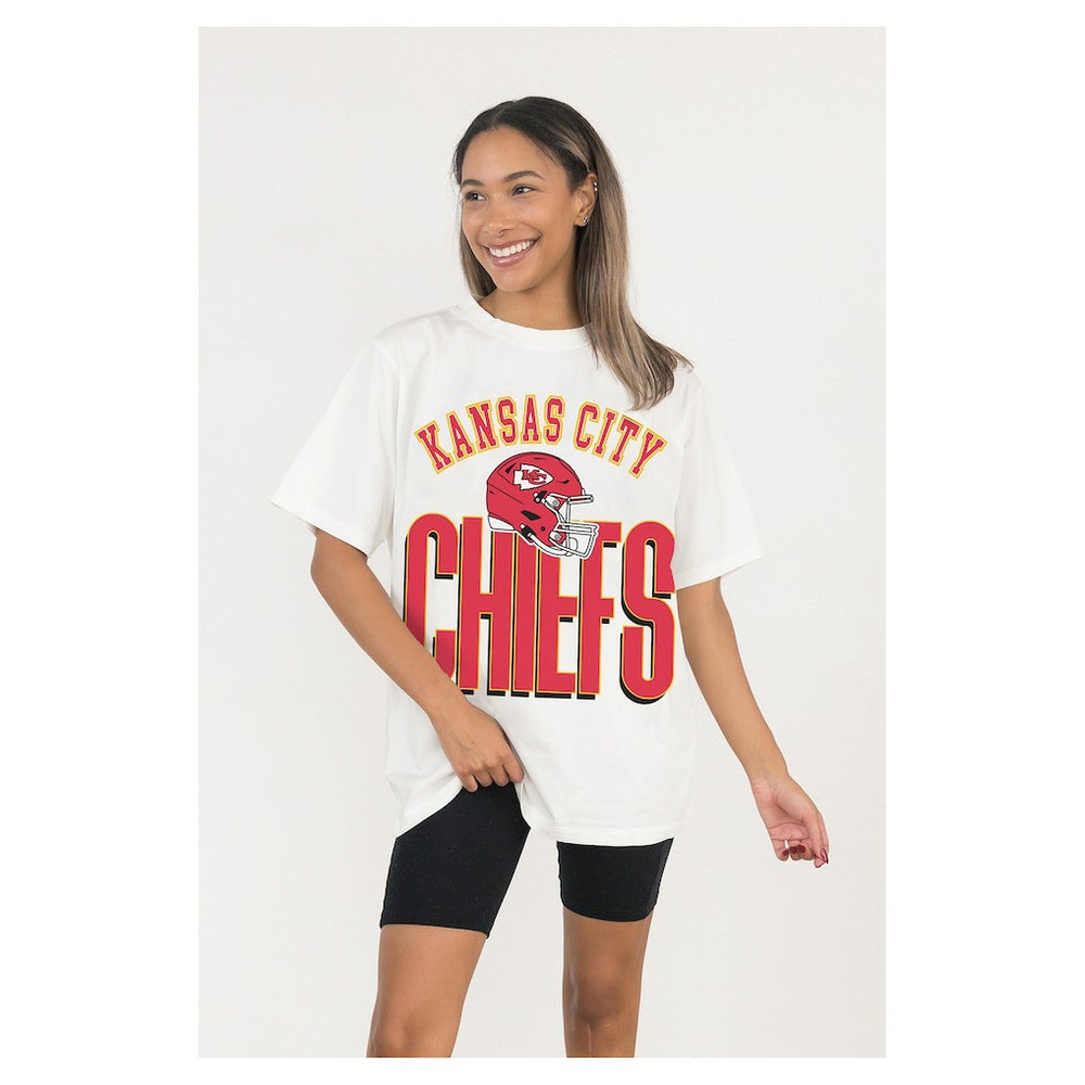 Kansas City Chiefs Gameday Couture Women's Oversized Classic Fierce Focus T-Shirt - White - NFL