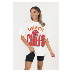 Kansas City Chiefs Gameday Couture Women's Oversized Classic Fierce Focus T-Shirt - White - NFL