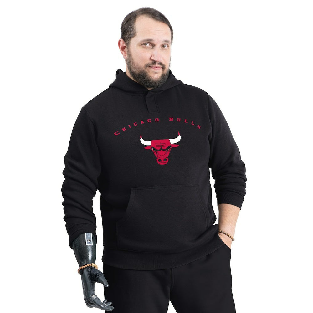 Chicago Bulls G-III Sports by Carl Banks Adaptive Team Arc Fleece Hoodie Black