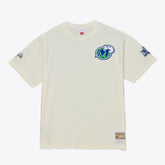 Mitchell & Ness Dallas Mavericks Hardwood Classics Chainstitch Premium T-Shirt Cream