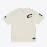 Mitchell & Ness Cleveland Cavaliers Hardwood Classics Chainstitch Premium T-Shirt Cream