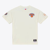Mitchell & Ness New York Knicks Hardwood Classics Chainstitch Premium T-Shirt Cream