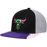 Mitchell & Ness Chicago Bulls Day 5 Snapback Hat Black/Pink