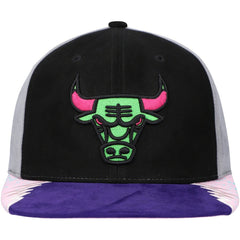 Mitchell & Ness Chicago Bulls Day 5 Snapback Hat Black/Pink