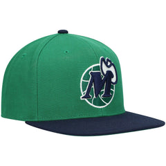 Mitchell & Ness Dallas Mavericks Hardwood Classics Team Two-Tone 2.0 Snapback Hat Green/Navy
