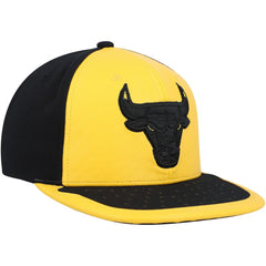 Mitchell & Ness Chicago Bulls Day One Snapback Hat Yellow/Black