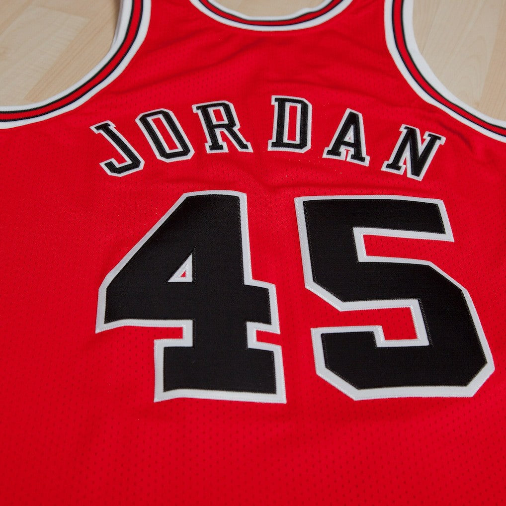 Mitchell & Ness Chicago Bulls Michael Jordan 1994-95 Road 45 Authentic Jersey Red Mens
