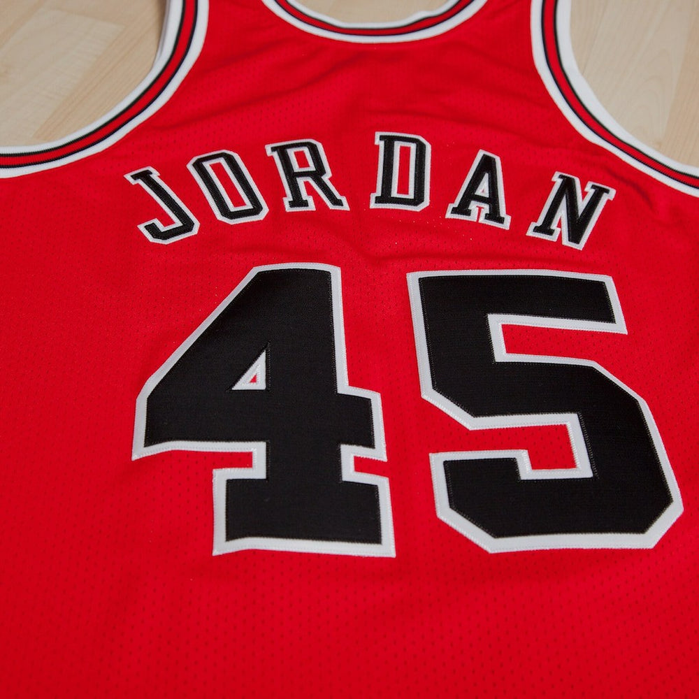 Mitchell & Ness Chicago Bulls Michael Jordan 1994-95 Road 45 Authentic Jersey Red Mens