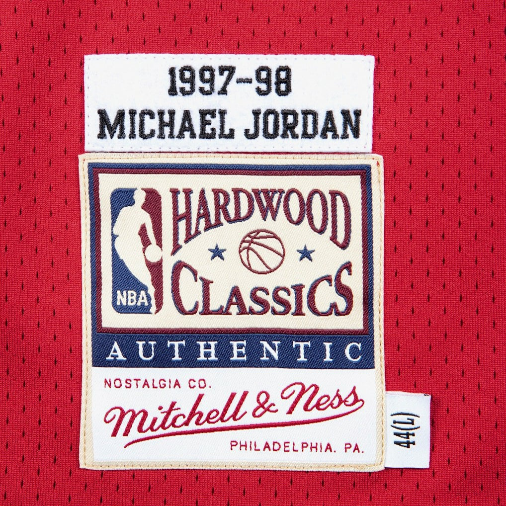 Mitchell & Ness Chicago Bulls Authentic Jersey Road Finals Michael Jordan 1997-98