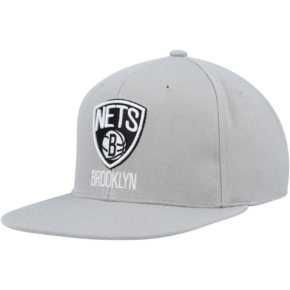 Mitchell & Ness Brooklyn Nets Side Core 2.0 Snapback Hat Gray