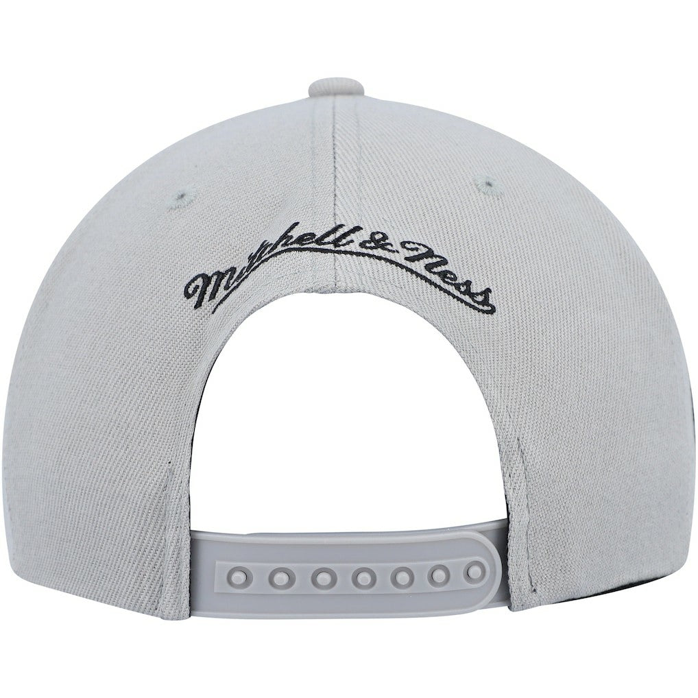 Mitchell & Ness Brooklyn Nets Side Core 2.0 Snapback Hat Gray