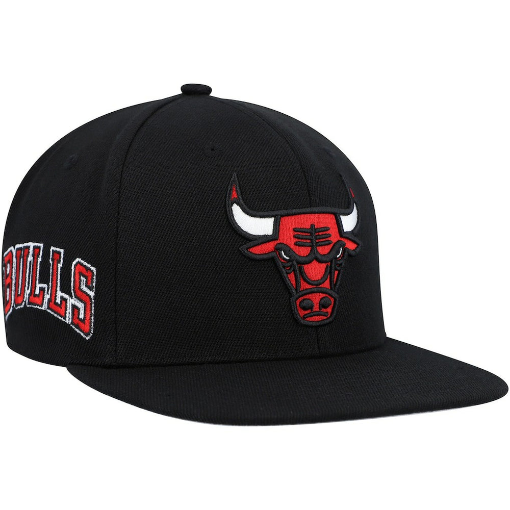 Mitchell & Ness Chicago Bulls Side Core 2.0 Snapback Hat Black