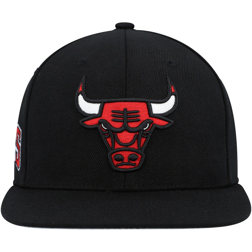 Mitchell & Ness Chicago Bulls Side Core 2.0 Snapback Hat Black