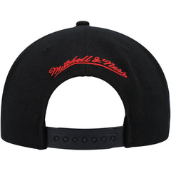 Mitchell & Ness Chicago Bulls Side Core 2.0 Snapback Hat Black