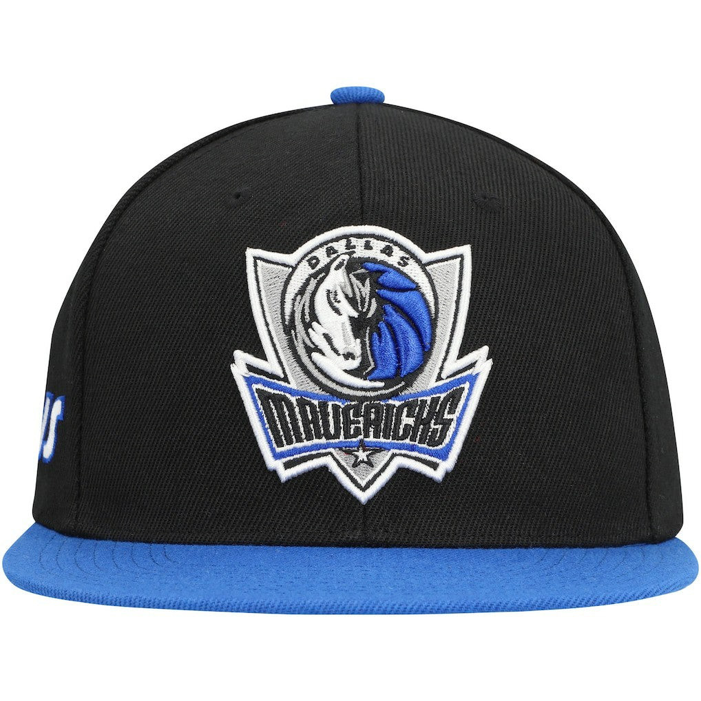 Mitchell & Ness Dallas Mavericks Side Core 2.0 Snapback Hat Black/Royal