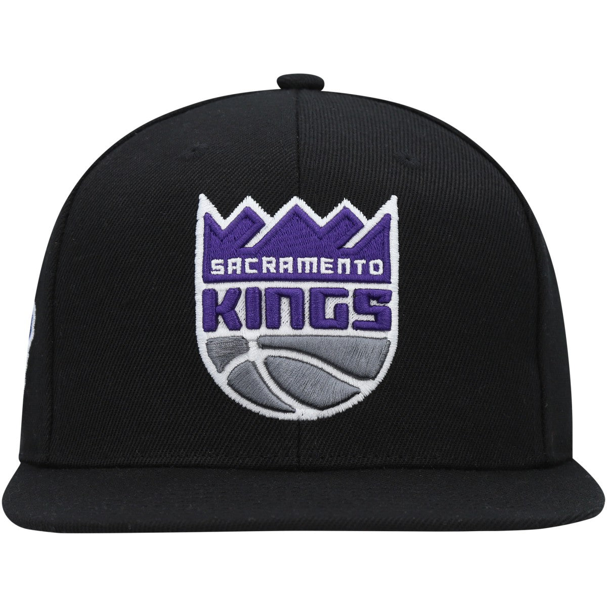 Mitchell & Ness Sacramento Kings Side Core 2.0 Snapback Hat Black