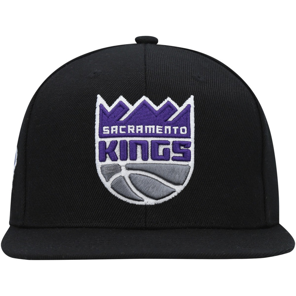 Mitchell & Ness Sacramento Kings Side Core 2.0 Snapback Hat Black