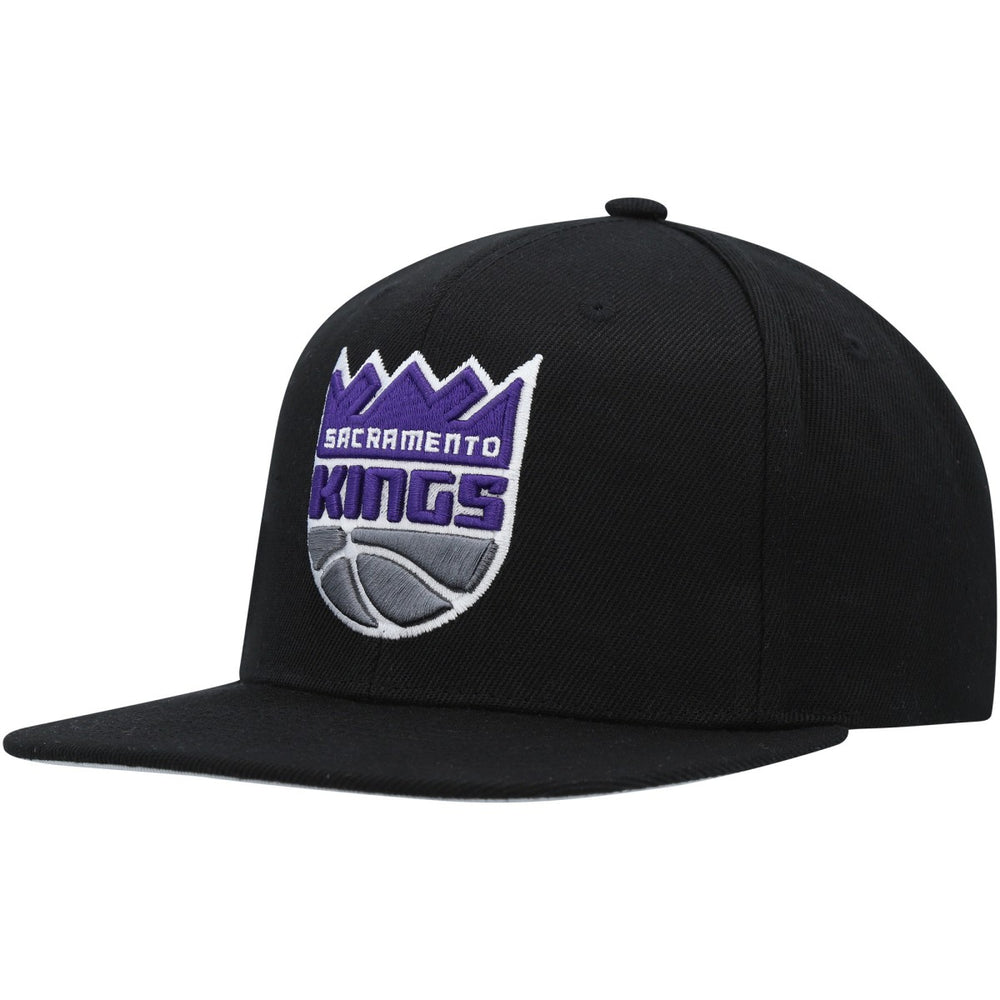 Mitchell & Ness Sacramento Kings Side Core 2.0 Snapback Hat Black