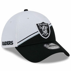Las Vegas Raiders New Era 2023 Sideline 39THIRTY Flex Hat - White/Black - NFL