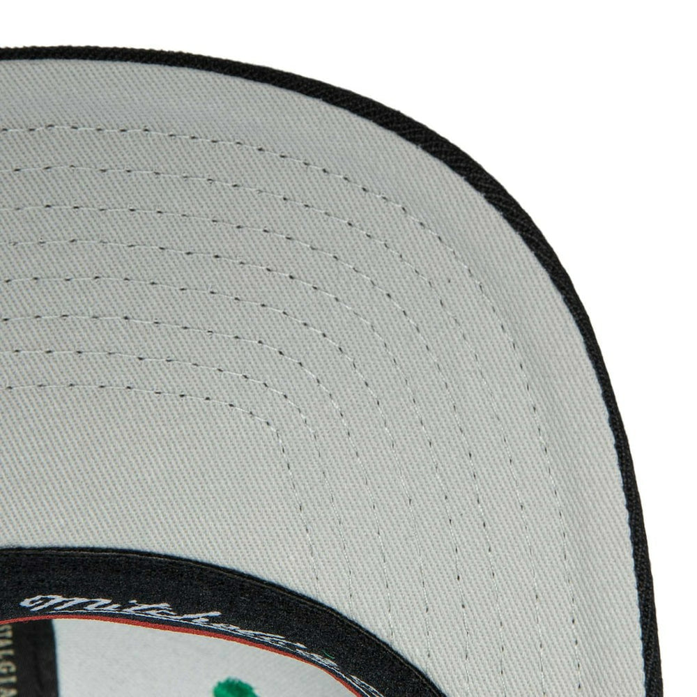 Mitchell & Ness Boston Celtics MVP Team Two-Tone 2.0 Stretch-Snapback Hat Kelly Green/Black