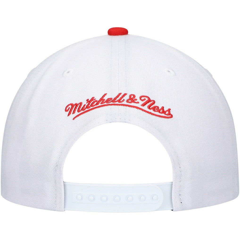 Mitchell & Ness Chicago Bulls Hardwood Classics Core 2-Tone 2.0 Pro Snapback Hat White/Red