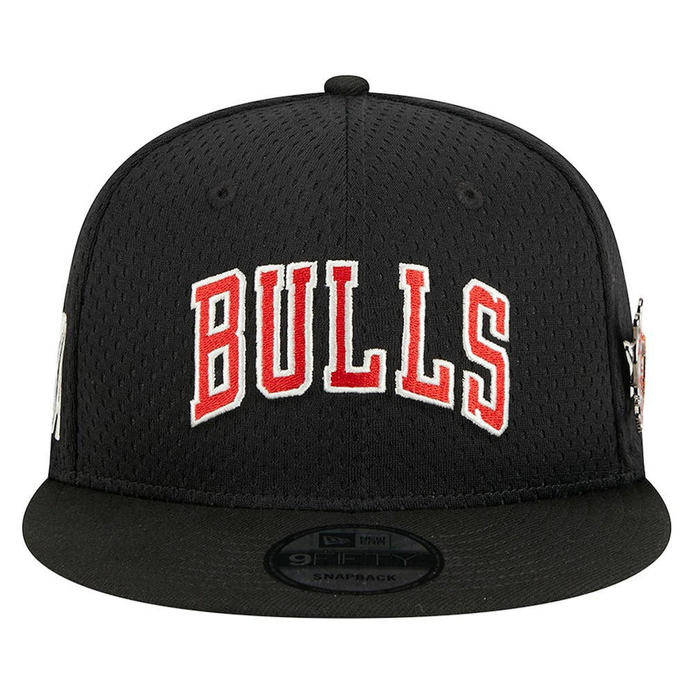 New Era Chicago Bulls Post-Up Pin Mesh 9FIFTY Snapback Hat Black