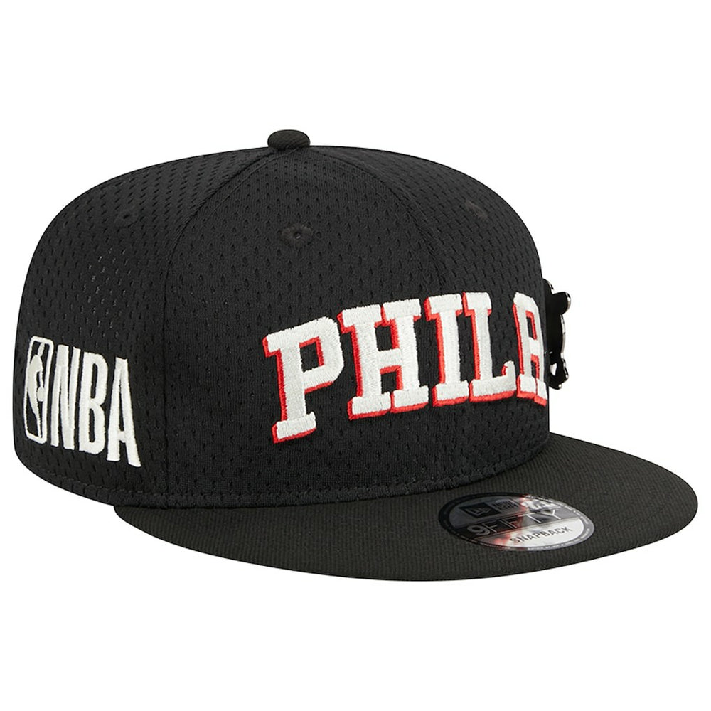 New Era Philadelphia 76ers Post-Up Pin Mesh 9FIFTY Snapback Hat Black