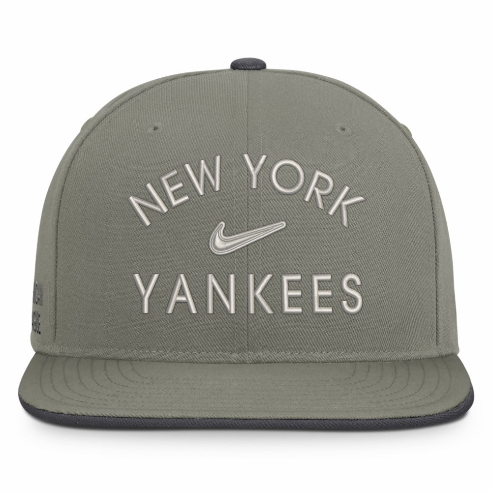 New York Yankees Nike Pro Dri-FIT Snapback Hat Sale