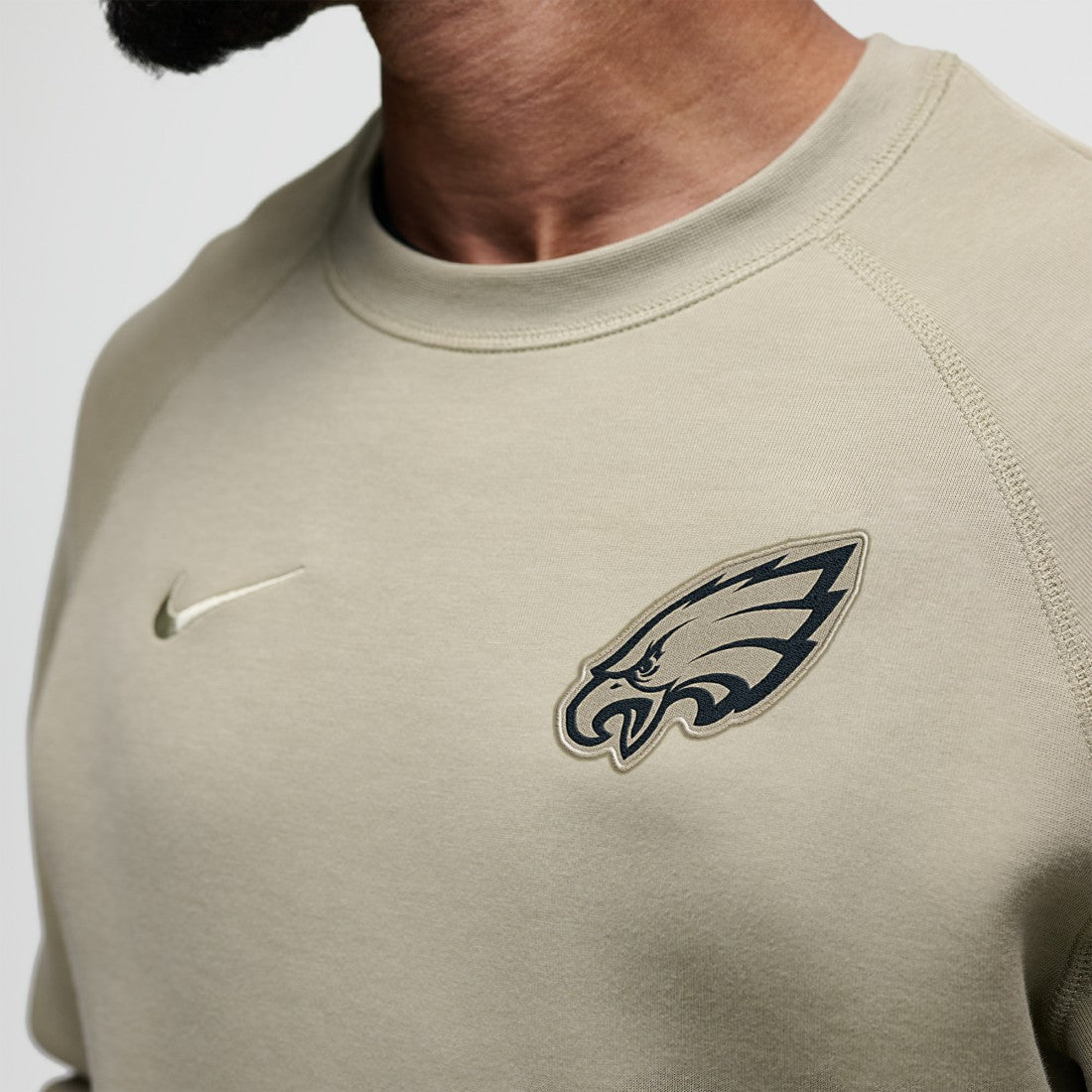Philadelphia Eagles Tech Fleece Raglan Sweatshirt - Olive - Nike