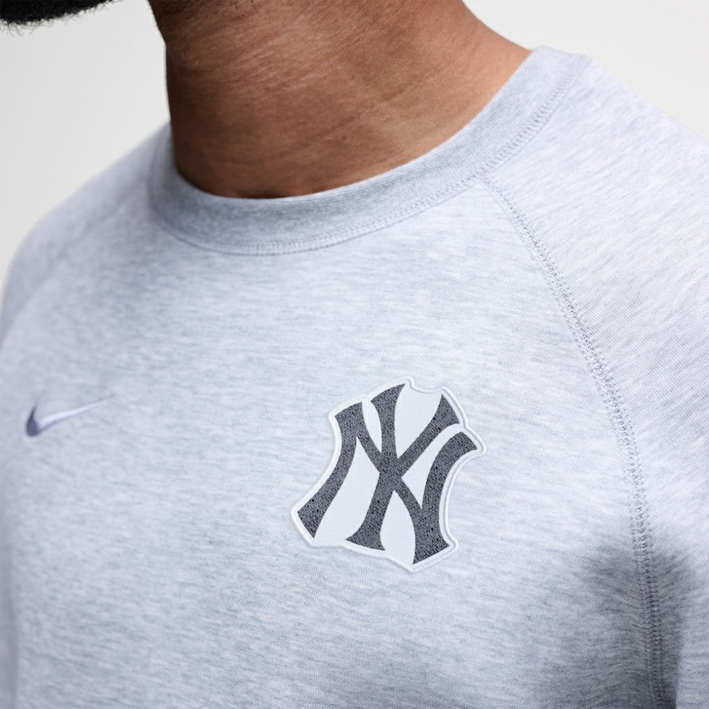 New York Yankees Nike Tech Fleece Raglan Sweatshirt Outlet