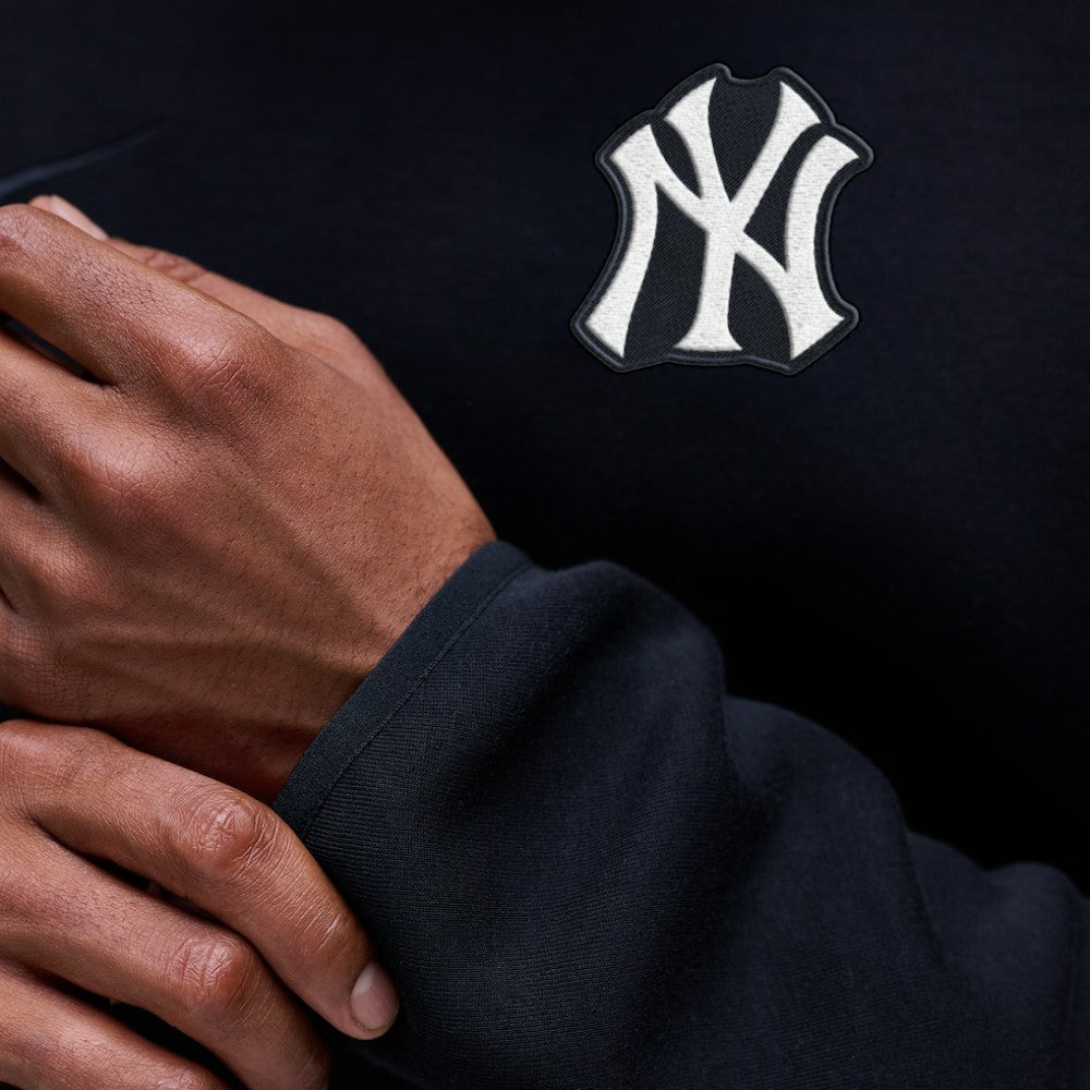 New York Yankees Nike Tech Fleece Raglan Sweatshirt Near Me